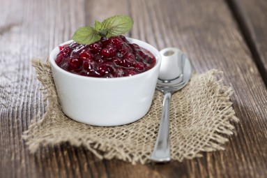 Selbstgemachte Preiselbeermarmelade